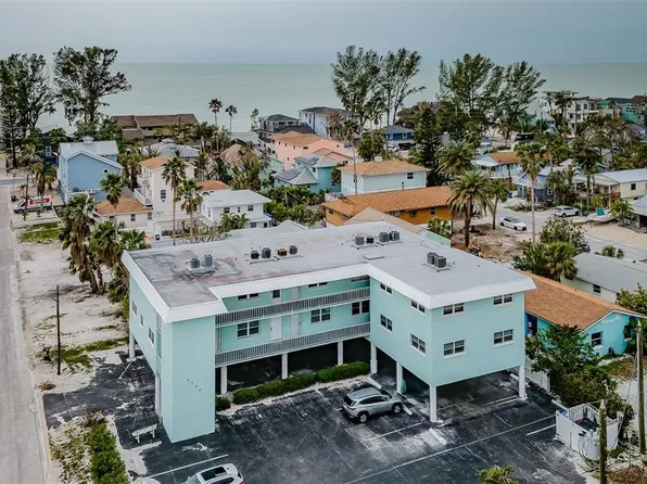 8200 Bayshore Dr APT 1, Treasure Island, FL 33706