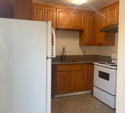 2nd image of 480 Page St APT A