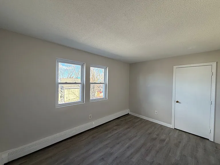 158-162 Water St — Photo 11