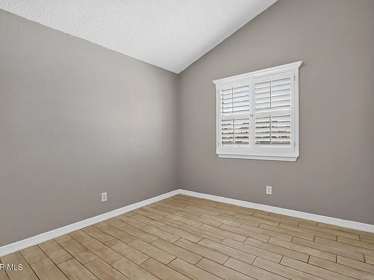9128 Bur Oak Cir — Photo 16