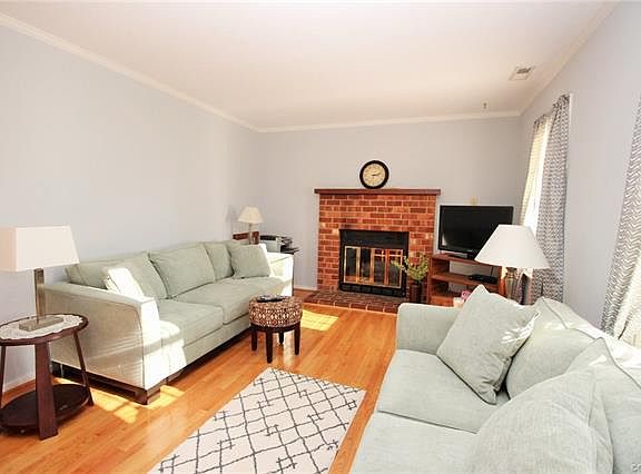 4th image of 8202 Beagle Dr