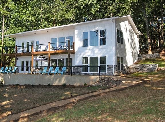 2nd image of 114 Fern Haven Ln