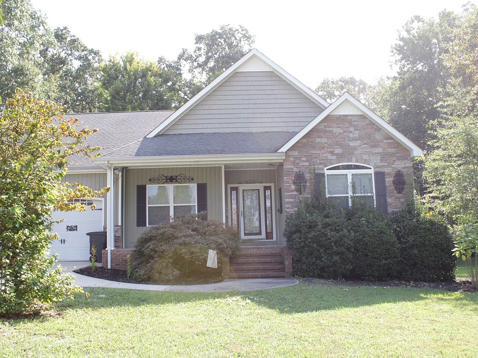1st image of 117 Carol Cir