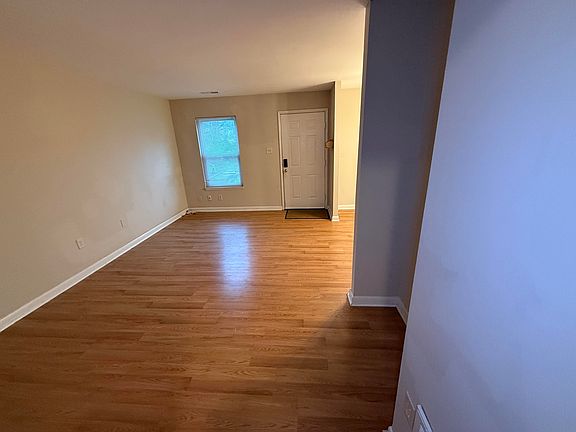 2nd image of 505 W Diamond Ave