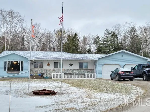 N3425 Rangeline Dr, Menominee, MI 49858