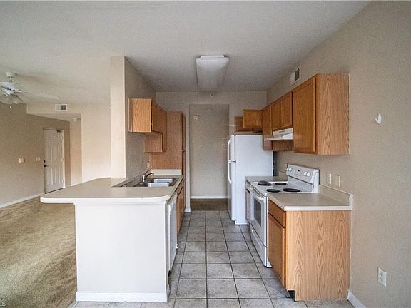 5th image of 7960 Preserve CIR #615