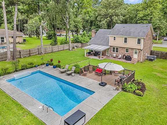 3rd image of 78 King Charles Cir