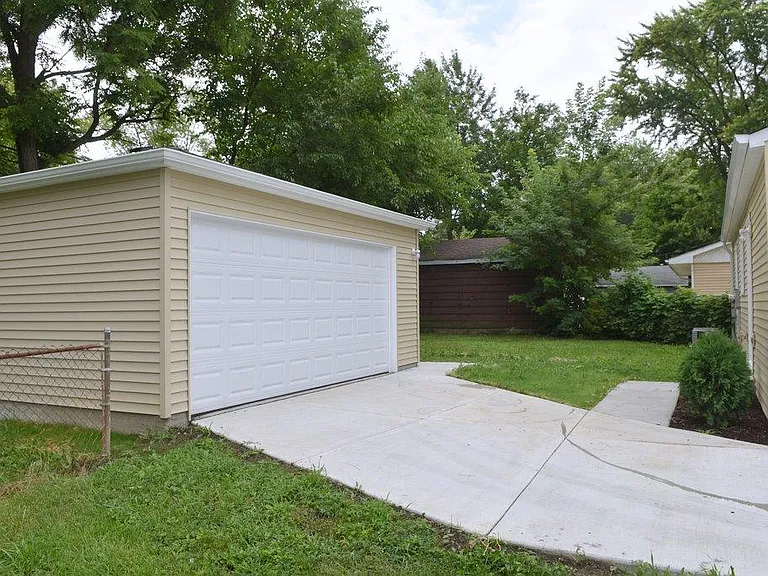 105 S Bartlett Rd — Photo 13