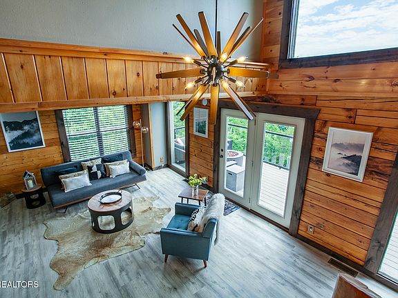 8th image of 920 Falcon View Way