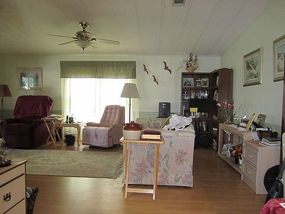 3rd image of 161 Sea Fern Dr