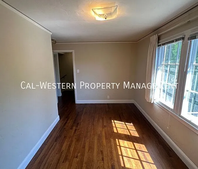1385 Newport Ave — Photo 64