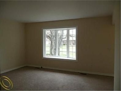 3rd image of 6862 Carriage Hills Dr