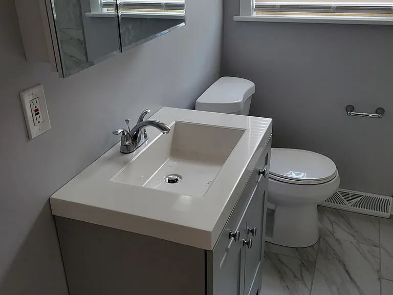 9035 S Euclid Ave #HOUSE — Photo 7
