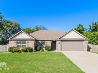 2170 Hunter Dr, Pea Ridge, AR 72751