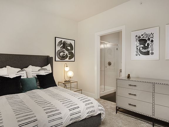 5th image of 1520 N Memorial Way #207