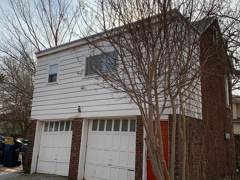 300 NW 21st St #5 — Photo 2