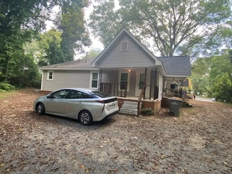 613 Buick Ave — Photo 3