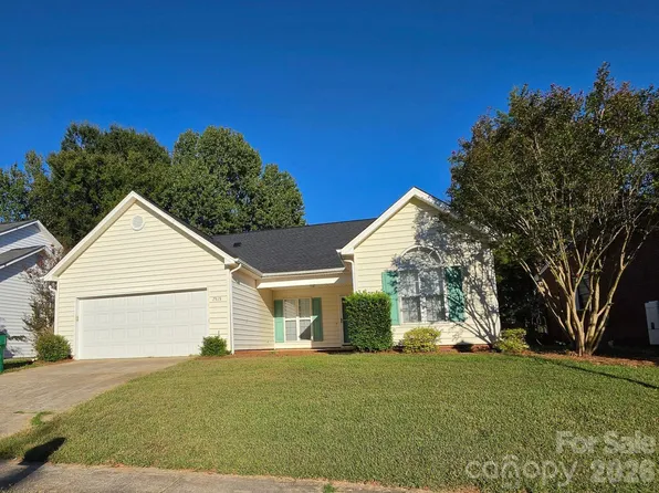 7515 Starvalley Dr, Charlotte, NC 28210