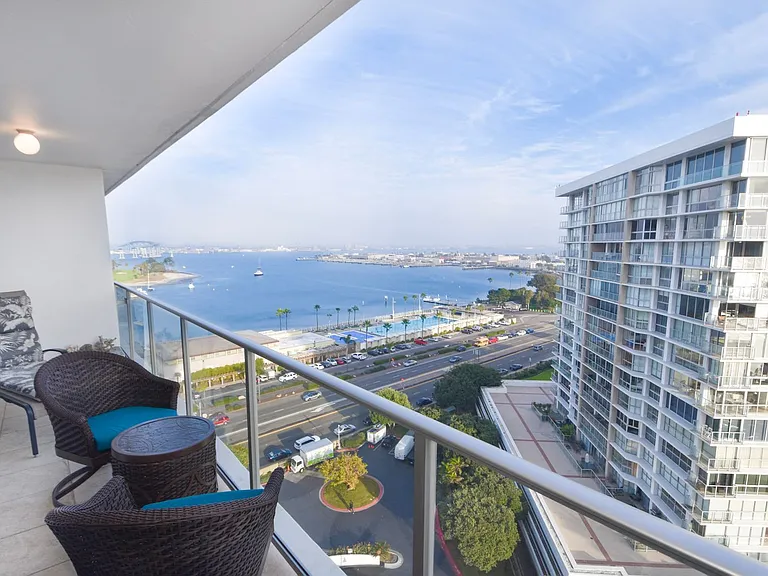 1810 Avenida Del Mundo #1201 — Photo 14