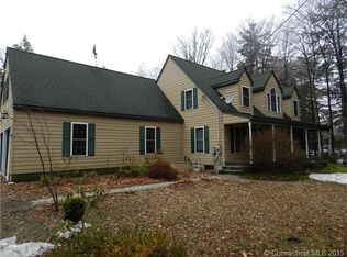 402 E Wakefield Blvd, Winsted, CT 06098