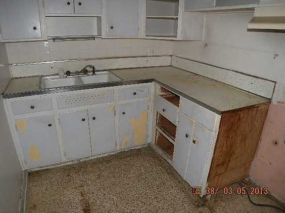 5th image of 14975 SW Seminole Dr