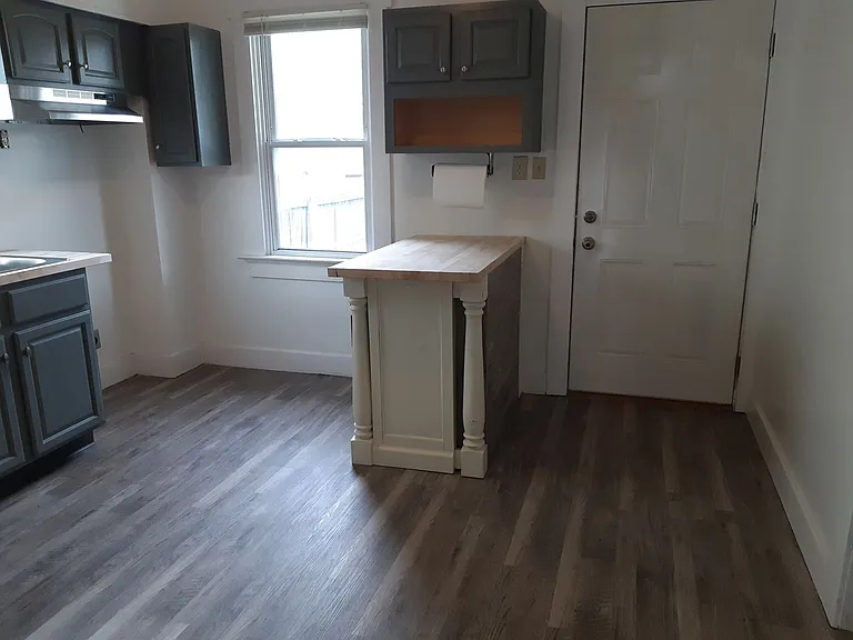 3517 E 2nd St — Photo 12