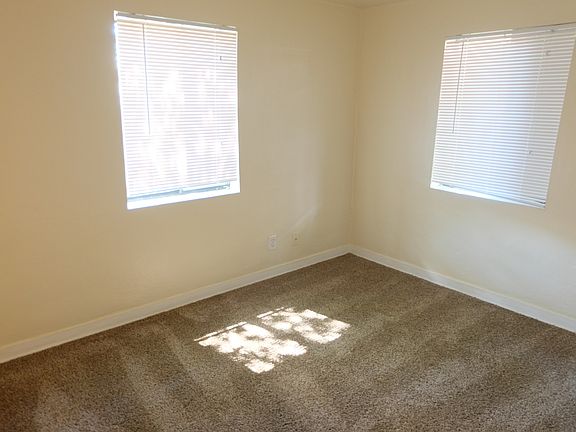 4th image of 512 & 1/2 Vassar Dr SE #512-1/2