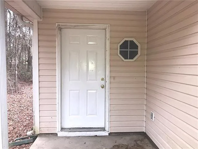 947 N Carnation St — Photo 3