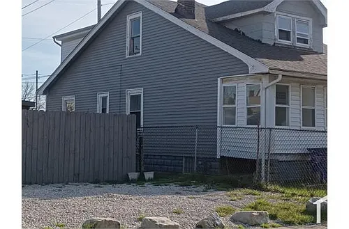 10902 Gay Ave Photo 1