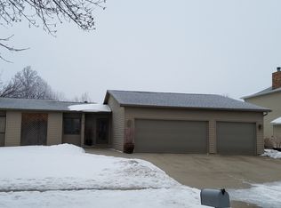 186 Prairiewood Dr S, Fargo, ND 58103