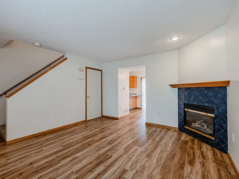 410 W Todd Cir — Photo 1