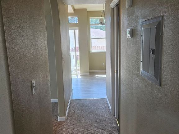 3rd image of 15821 Wardlaw St #21034-6