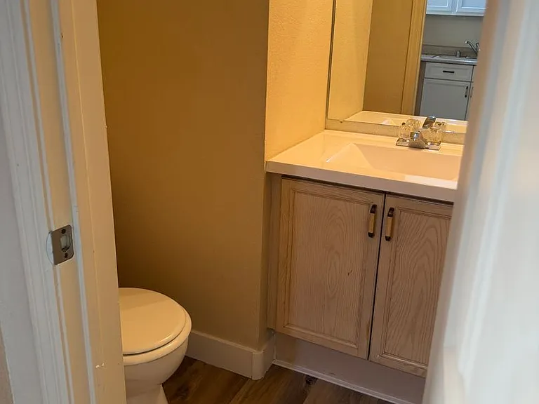 7621 Almeria Ave — Photo 9