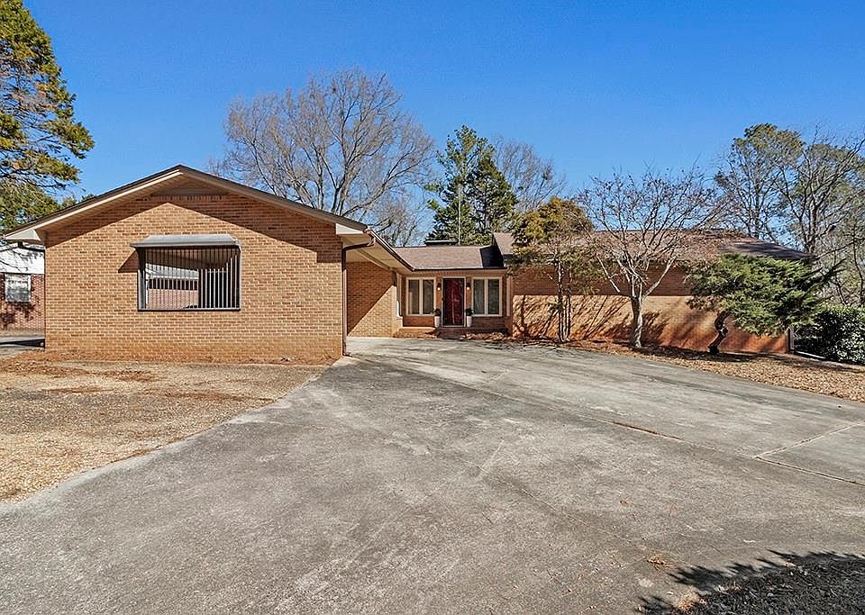1st image of 649 Laura Dr