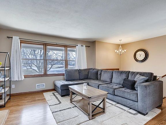 4th image of 2335 Orchard Ln