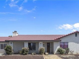 4220 Dos Palmas Rd, Phelan, CA 92371