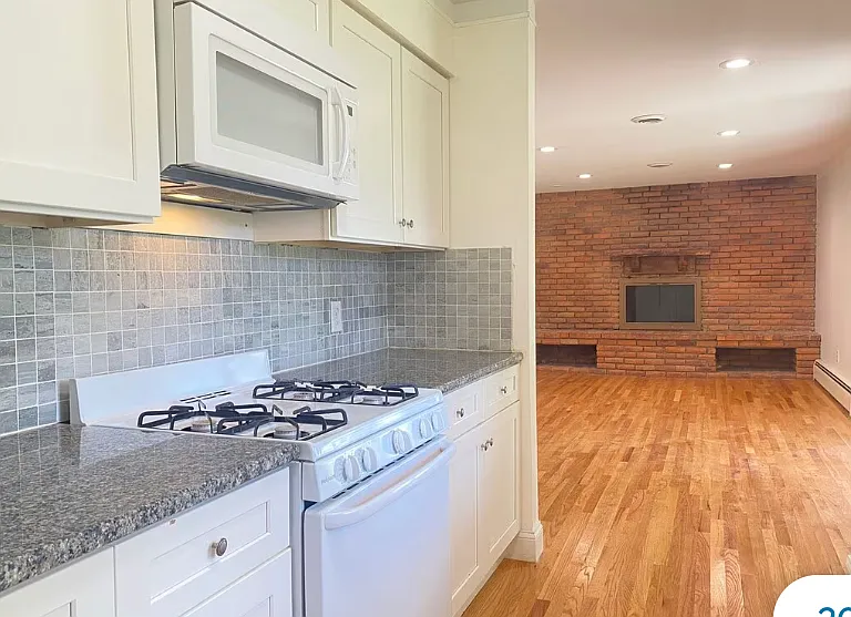 2727 Oakdale Dr — Photo 5