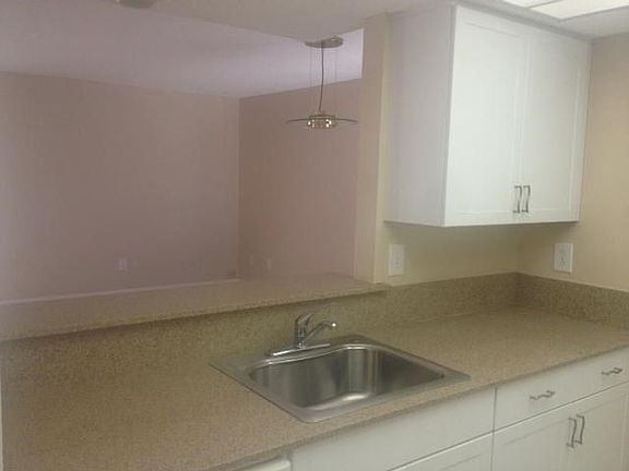 3rd image of 2909 Lexington Dr
