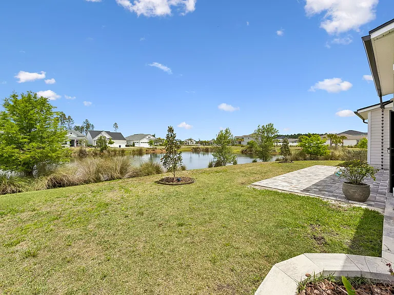 351 Sawgrass Dr — Photo 40