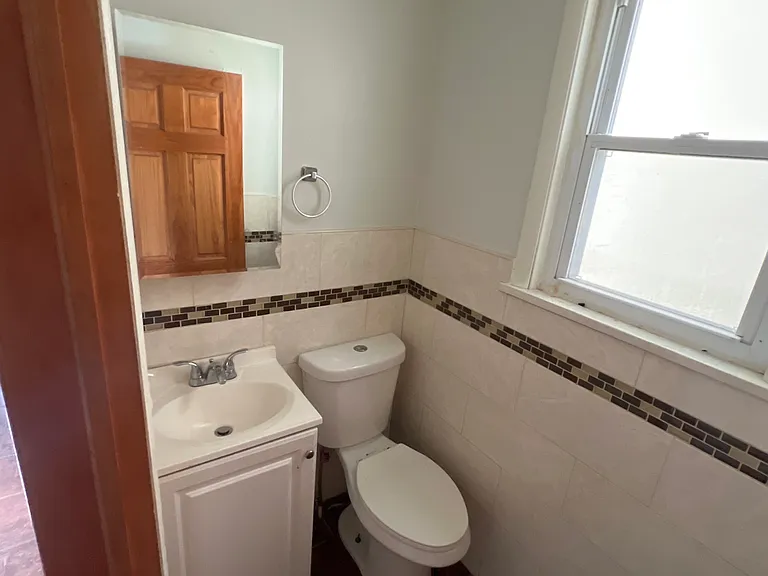 12 Arcadia Ave #1 — Photo 7