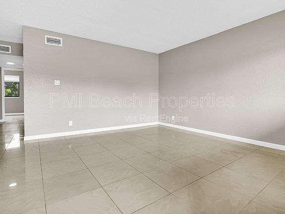 5th image of 700 Nottingham Cir APT D