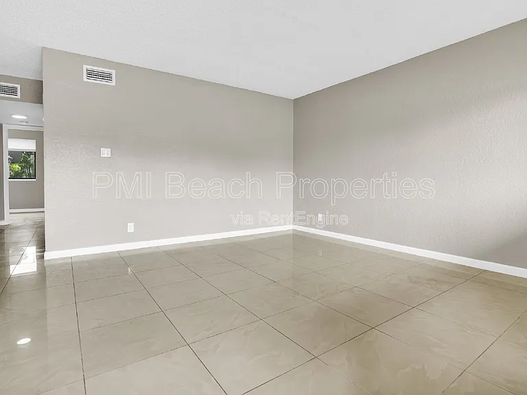 700 Nottingham Cir #D — Photo 5