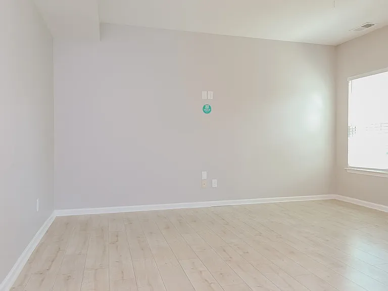 2212 Ambergate Dr — Photo 4