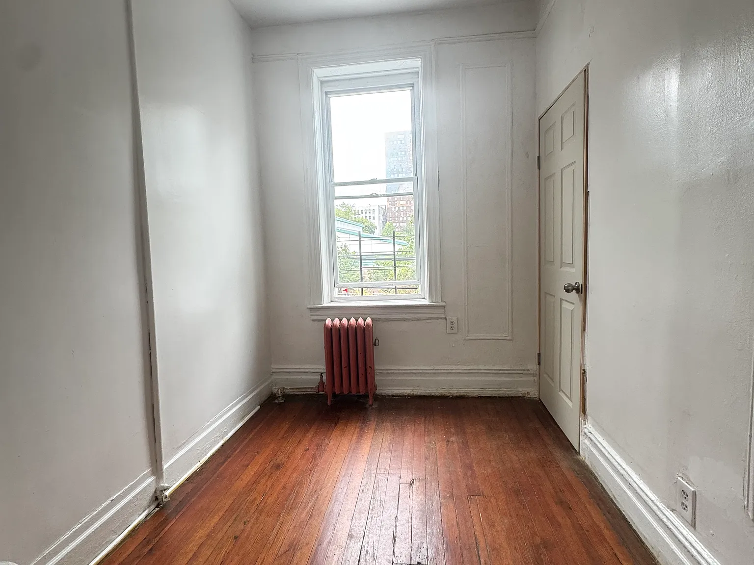 4 bed, 2500 sqft, $3,000 — Photo 4