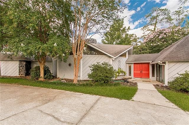 1st image of 1005 Jefferson Davis Dr