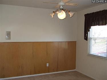 4th image of 1423 W 11th St
