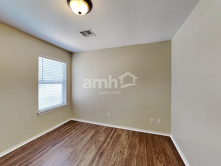 18526 W Valerie Dr — Photo 19
