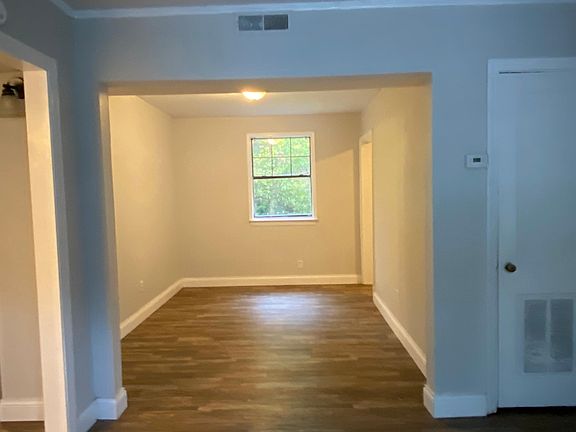 3rd image of 3302 Pinewood Ave APT 3