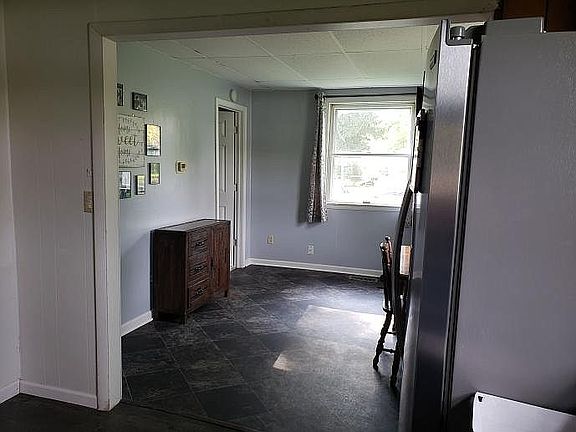 5th image of 317 E Belle Ave
