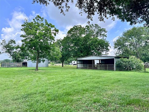 4th image of 1315 Woody Lane